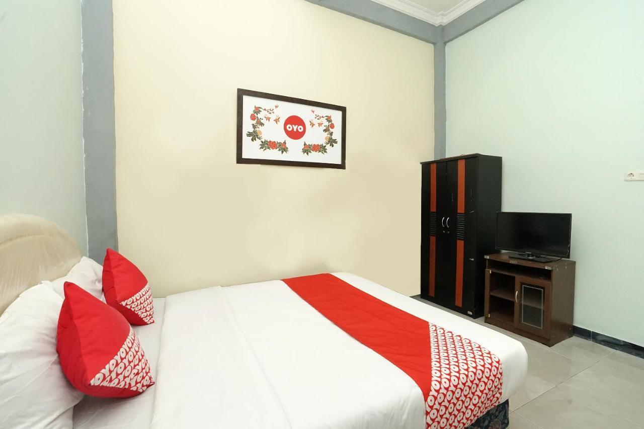 Kartika Syariah Homestay By Stayku Surabaya Exteriör bild