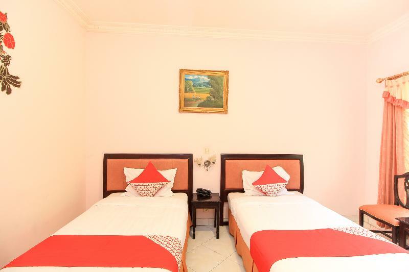 Kartika Syariah Homestay By Stayku Surabaya Exteriör bild